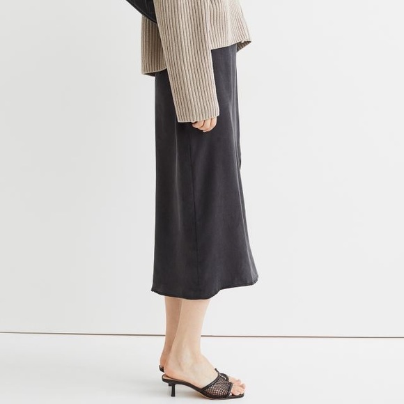 H&M Midi Skirt - Picture 3 of 9